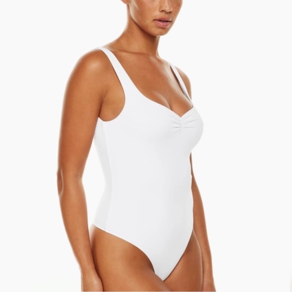 Babaton White Contour Top - Picture 2 of 4